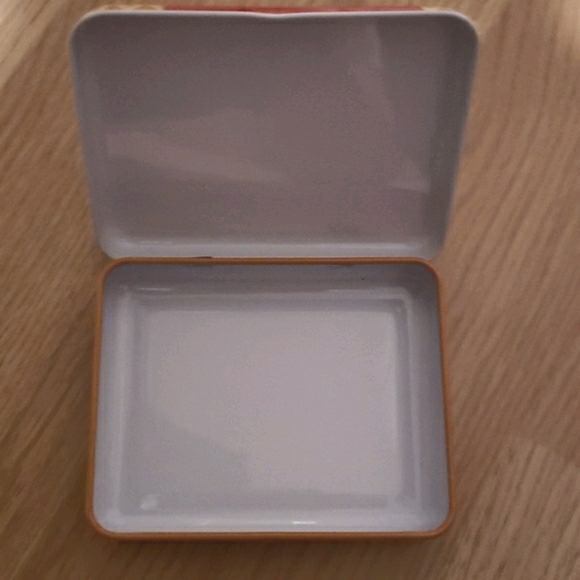 Sesame Street Elmo Tin Box - Picture 3 of 3